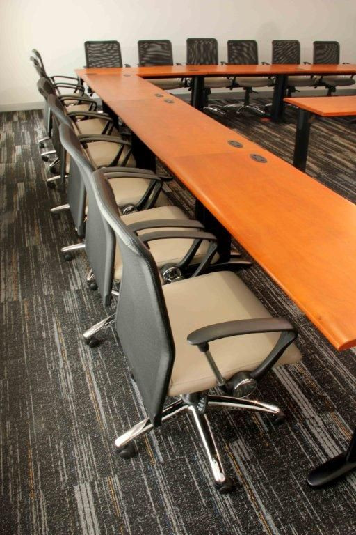 Galería de Mesas modulares multi-configuración Línea Cassel