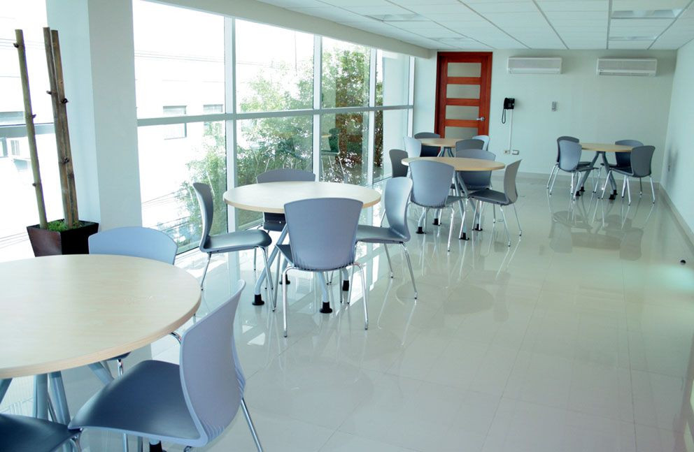 Galería de Mesas para Comedor base metálica "Y" 4 venas