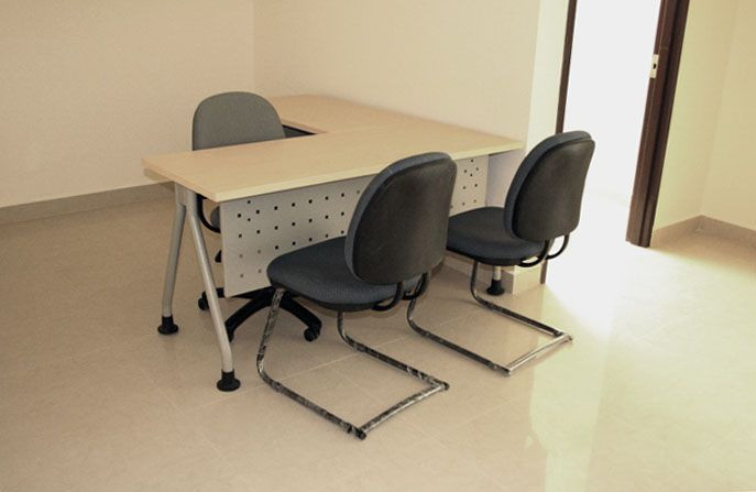 Galería de Escritorio en forma  "L" Base "Y" Griega Línea MT